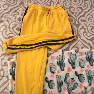i.AM.GIA yellow joggers
